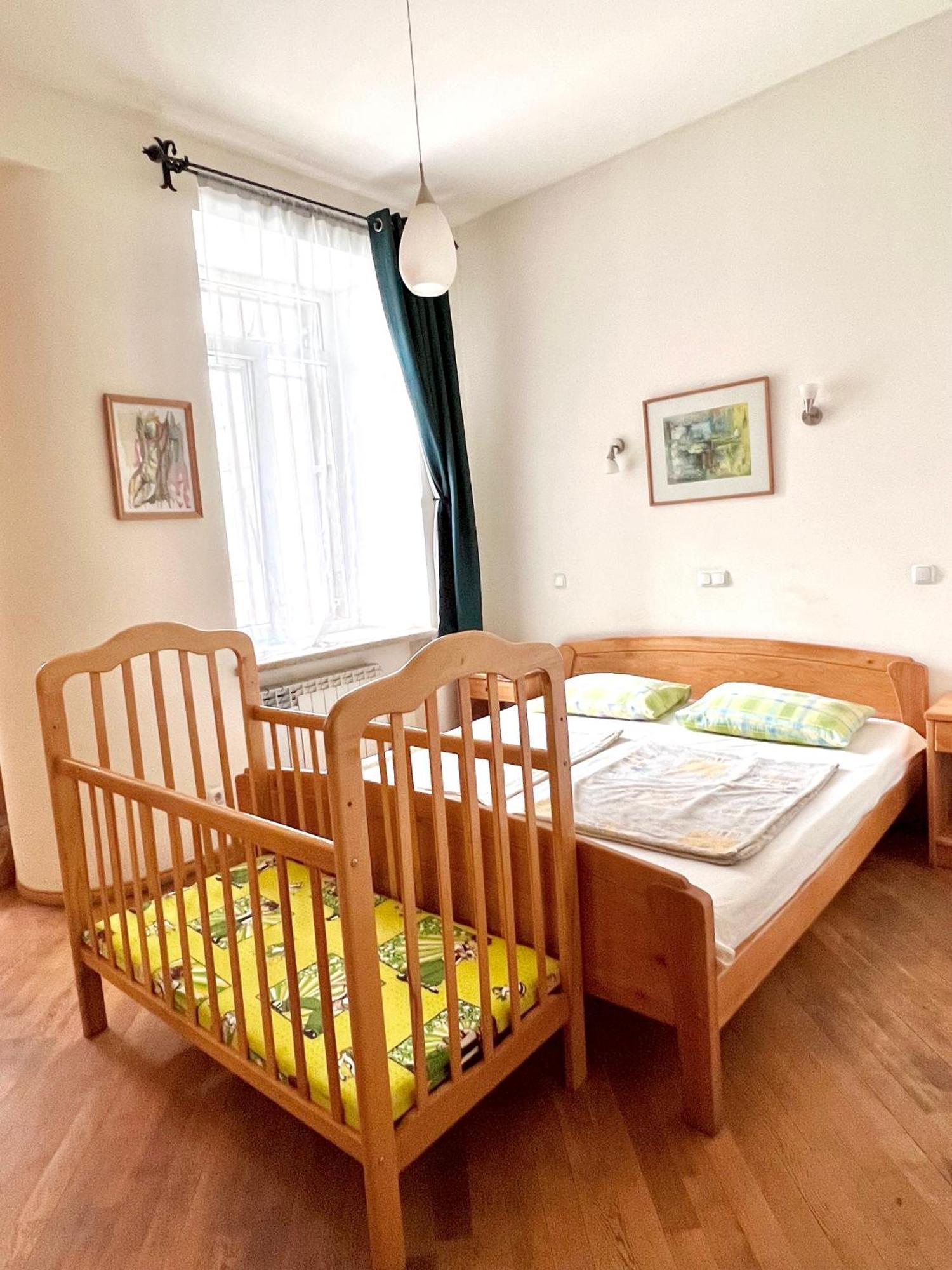 Jasmin Apt With Balcony At Republic Square & Ruben Tours Διαμέρισμα Γιερεβάν Εξωτερικό φωτογραφία